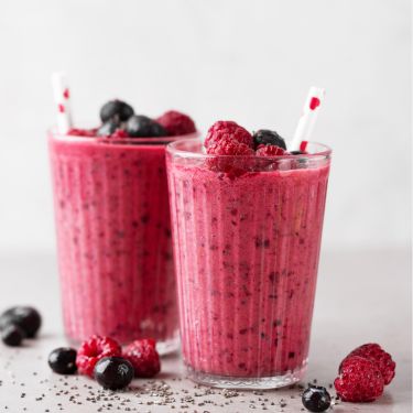 10 Healthy Smoothies for Busy Moms & Their Kids